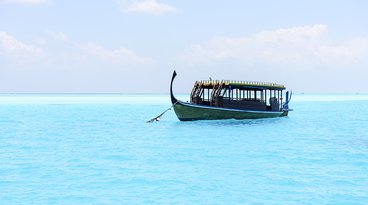 Dhonveli_Excursions_shutterstock_405084583_1090X610.jpg