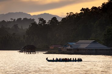 molukkenSawaiVillageIndonesia.-seramisland-shutterstock_622801976.jpg